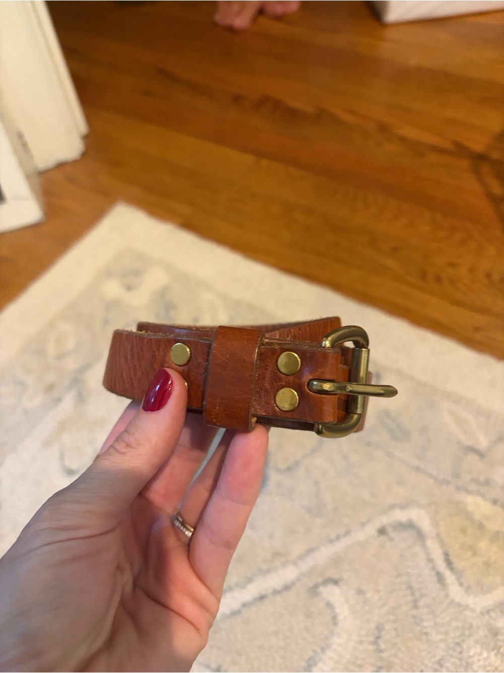 Pivate listing-belt and clutch